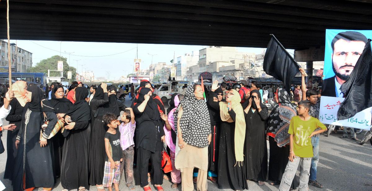 AbbasiMrehan1's tweet photo. Funeral of Martyred #MQM Worker #MuhammadHashim #MQMWantsJustice #JusticeForHashim http://t.co/oOYNWA0iRp
