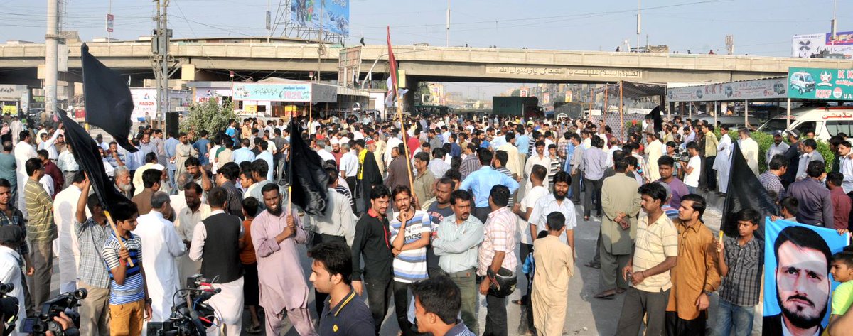 AbbasiMrehan1's tweet photo. Funeral of Martyred #MQM Worker #MuhammadHashim #MQMWantsJustice #JusticeForHashim http://t.co/oOYNWA0iRp