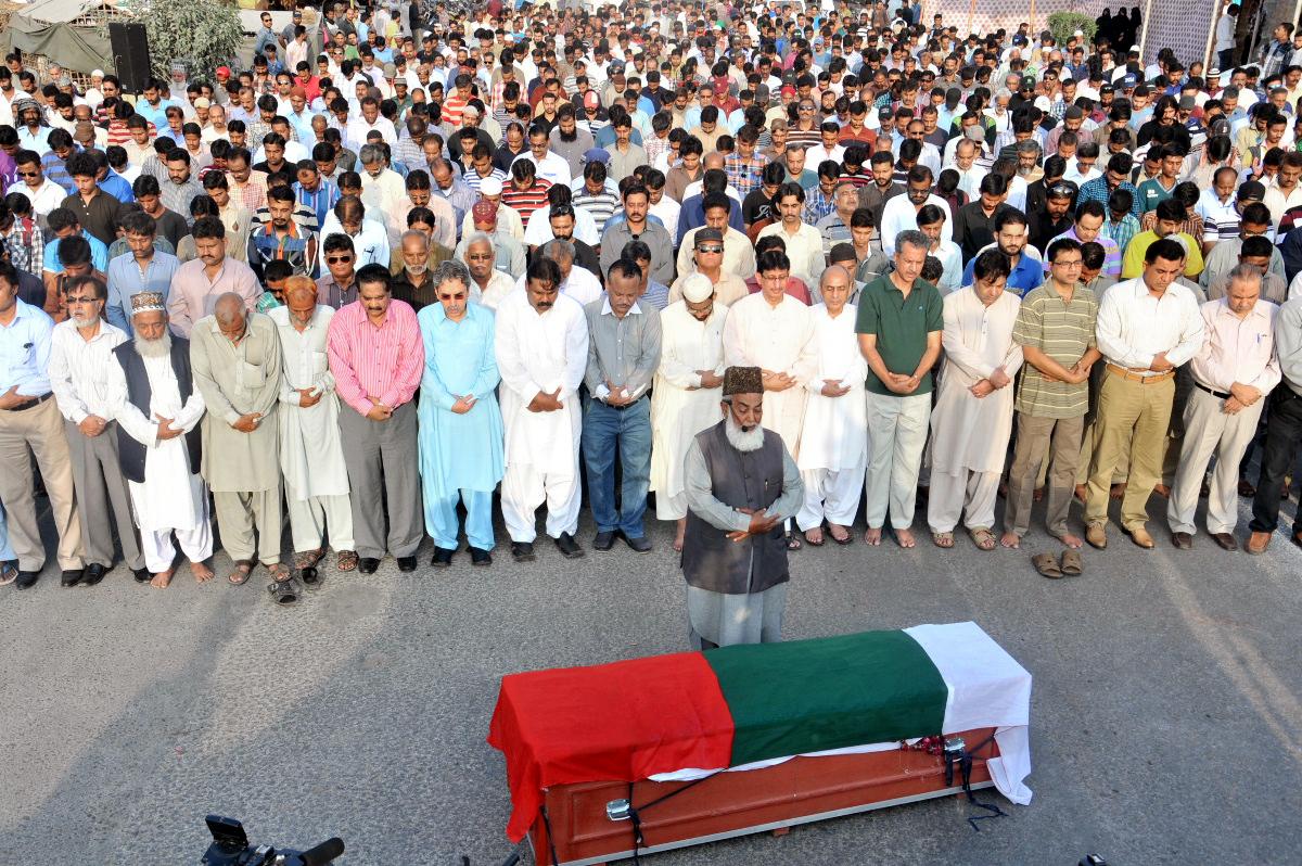 AbbasiMrehan1's tweet photo. Funeral of Martyred #MQM Worker #MuhammadHashim #MQMWantsJustice #JusticeForHashim http://t.co/QotumwudE2