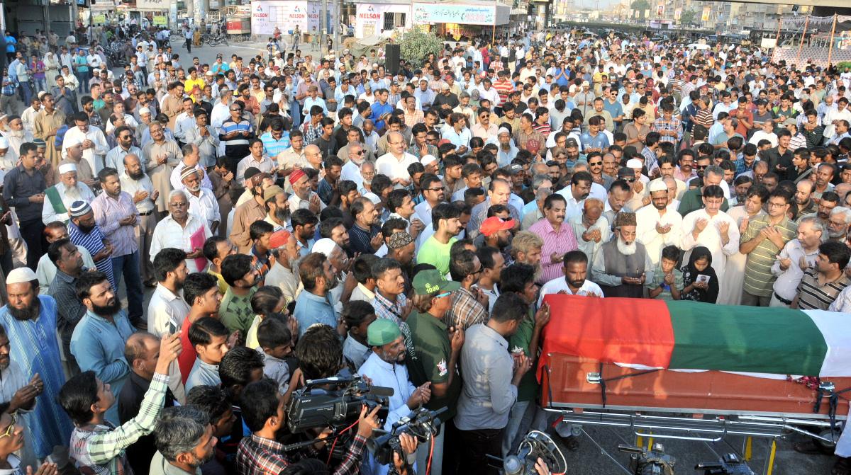AbbasiMrehan1's tweet photo. : Funeral of Martyred #MQM Worker #MuhammadHashim #MQMWantsJustice #JusticeForHashim http://t.co/EdRE60qiQP