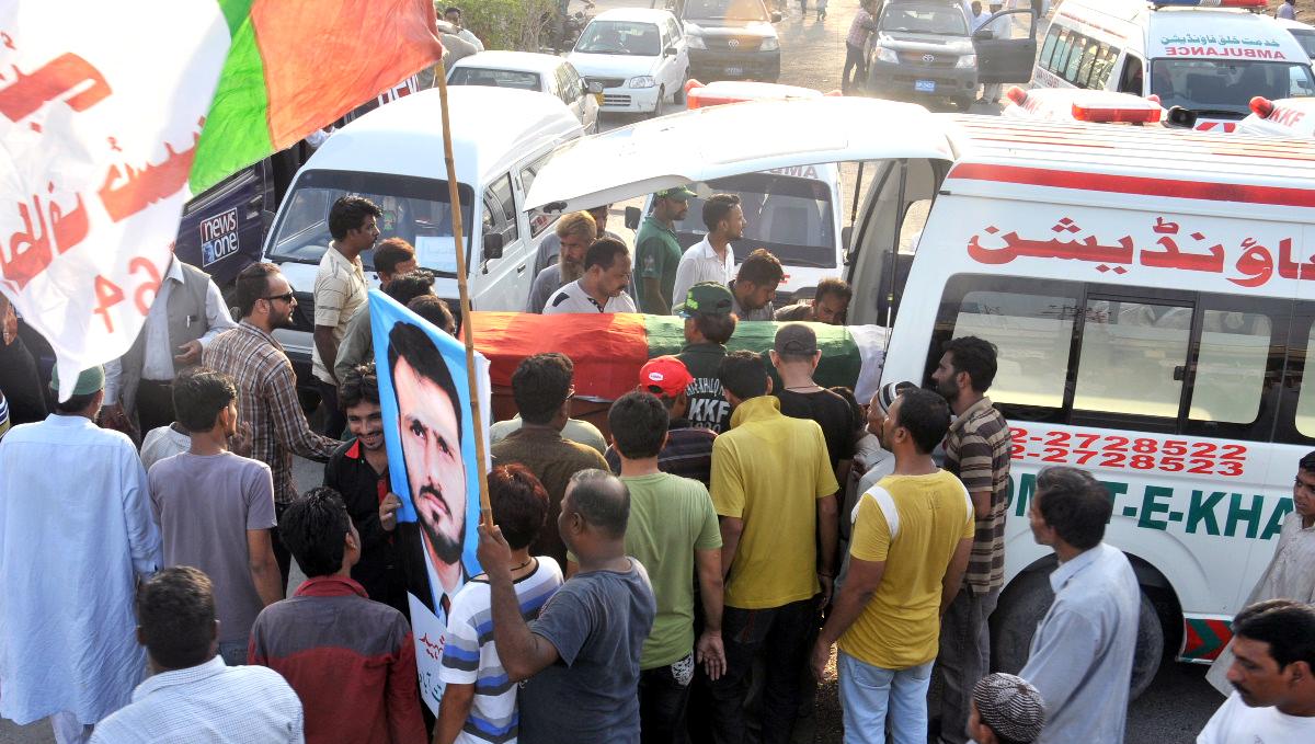 AbbasiMrehan1's tweet photo. : Funeral of Martyred #MQM Worker #MuhammadHashim #MQMWantsJustice #JusticeForHashim http://t.co/EdRE60qiQP