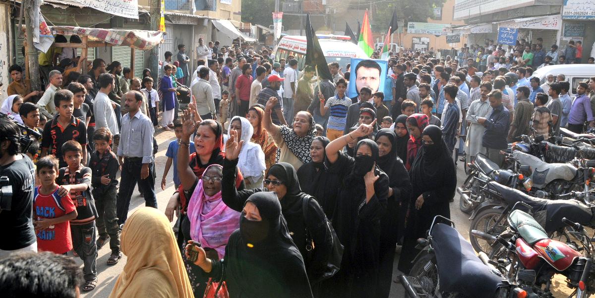 AbbasiMrehan1's tweet photo. Funeral of Martyred #MQM Worker #MuhammadHashim #MQMWantsJustice #JusticeForHashim http://t.co/oVm9j32Avp
