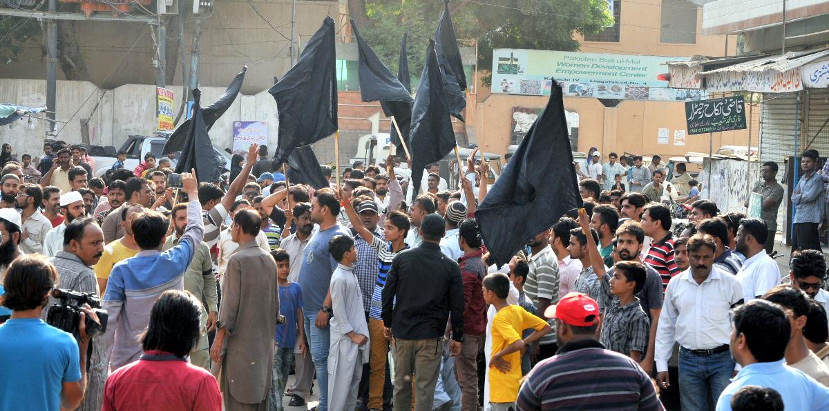 AbbasiMrehan1's tweet photo. Funeral of Martyred #MQM Worker #MuhammadHashim #MQMWantsJustice #JusticeForHashim http://t.co/oVm9j32Avp