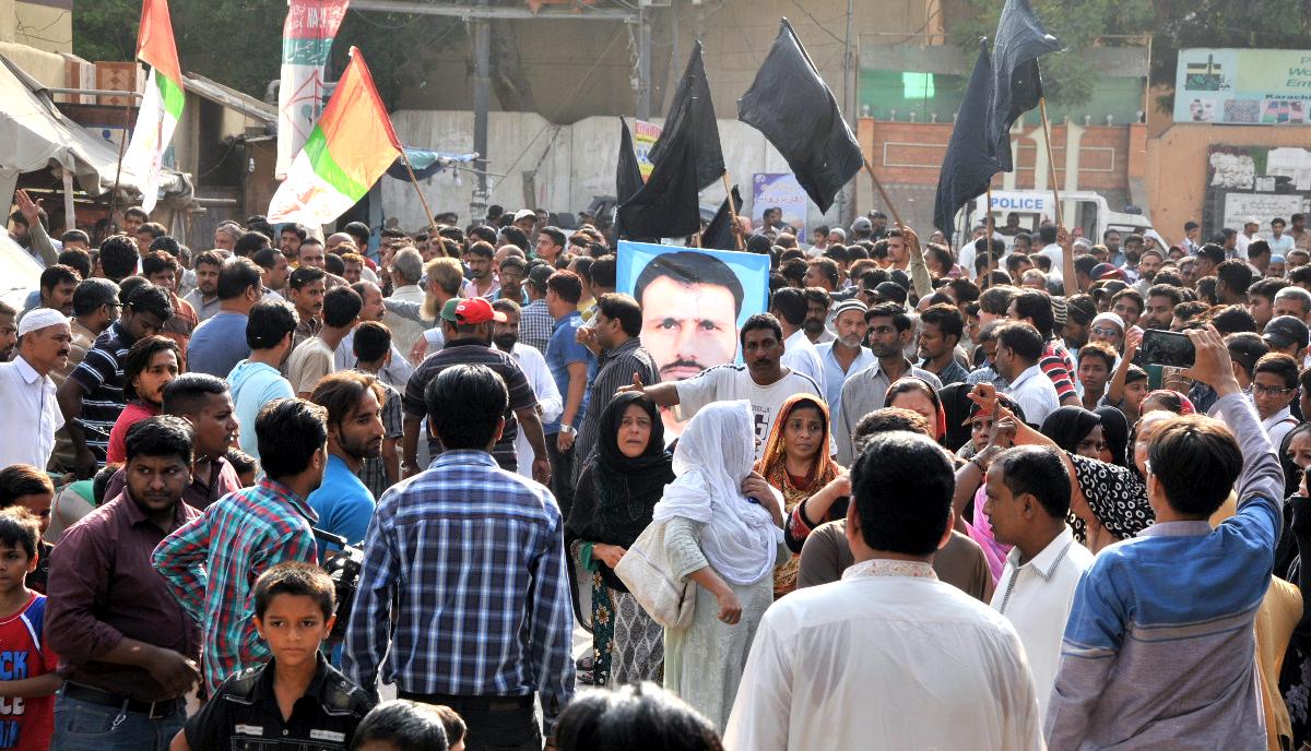 AbbasiMrehan1's tweet photo. Funeral of Martyred #MQM Worker #MuhammadHashim #MQMWantsJustice #JusticeForHashim http://t.co/oVm9j32Avp