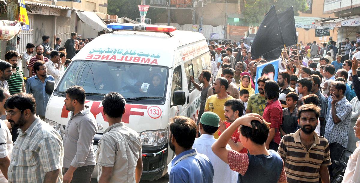 AbbasiMrehan1's tweet photo. Funeral of Martyred #MQM Worker #MuhammadHashim #MQMWantsJustice #JusticeForHashim http://t.co/oVm9j32Avp
