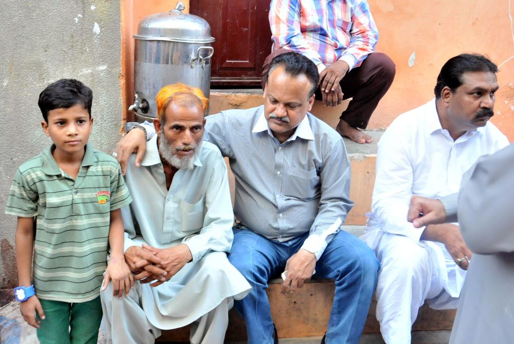 OfficialMQM's tweet photo. 12: Funeral of Martyred #MQM Worker #MuhammadHashim #MQMWantsJustice #JusticeForHashim http://t.co/D5JoTL1MFO