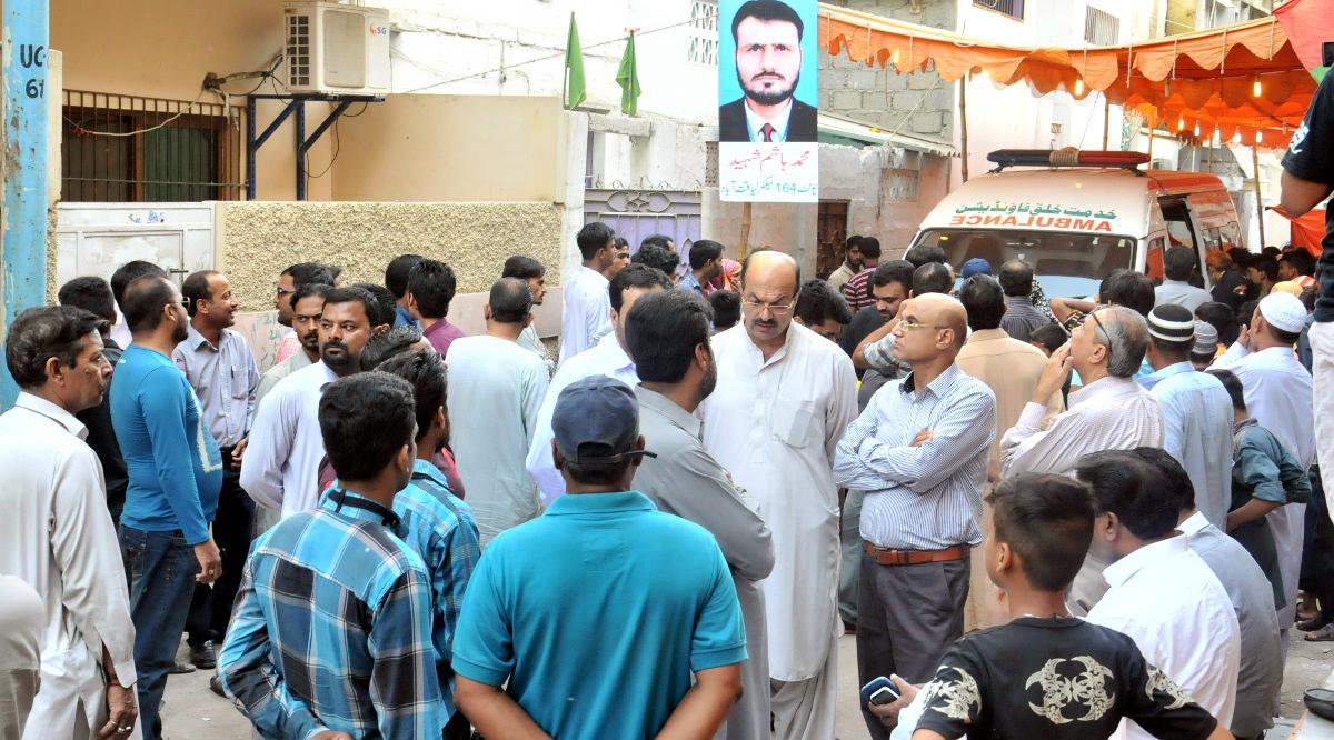 OfficialMQM's tweet photo. 13: Funeral of Martyred #MQM Worker #MuhammadHashim #MQMWantsJustice #JusticeForHashim http://t.co/MeyP29eGOC
