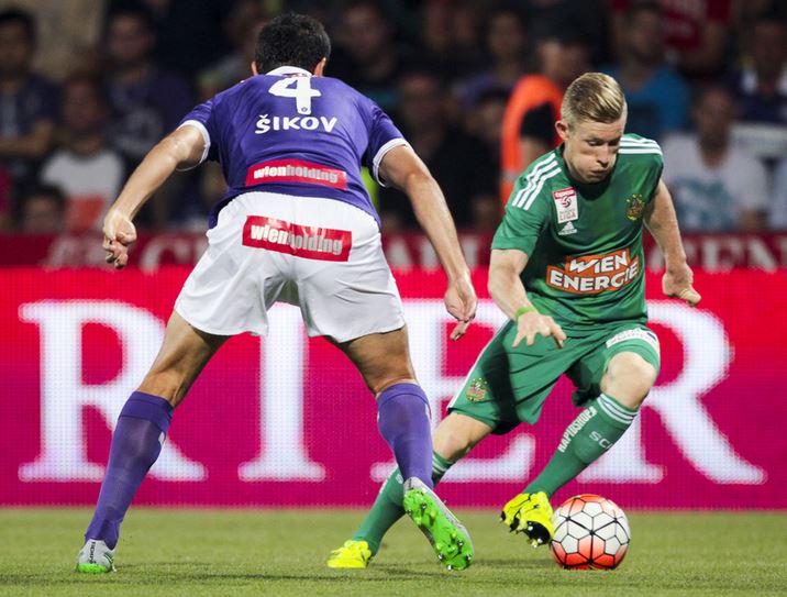 Shikov defends an opponent; photo: GEPA Shikov defends an opponent; photo: GEPA