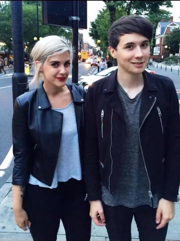 phancrafting's tweet image. they look like they're being held hostage