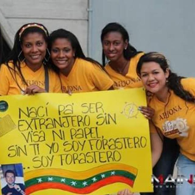lisibella's tweet photo. @Ricardo_Arjona por eso yo no soy de aqui (8) http://t.co/VIyS198cVk