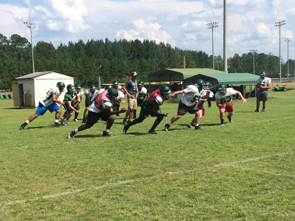 IamCourtJasmin's tweet photo. Im in Waycross, GA today visiting with the #WareCountyGators #teamsideline #countdowntokickoff http://t.co/b9WtiD0to4