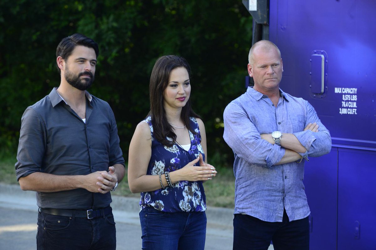 Make_It_Right's tweet photo. Who will impress me, @JOHNGIDDING & @DanishaDanielle this week on #HomeFree? Tune in tonight to find out #GreenOrGold http://t.co/llSPt48WUa