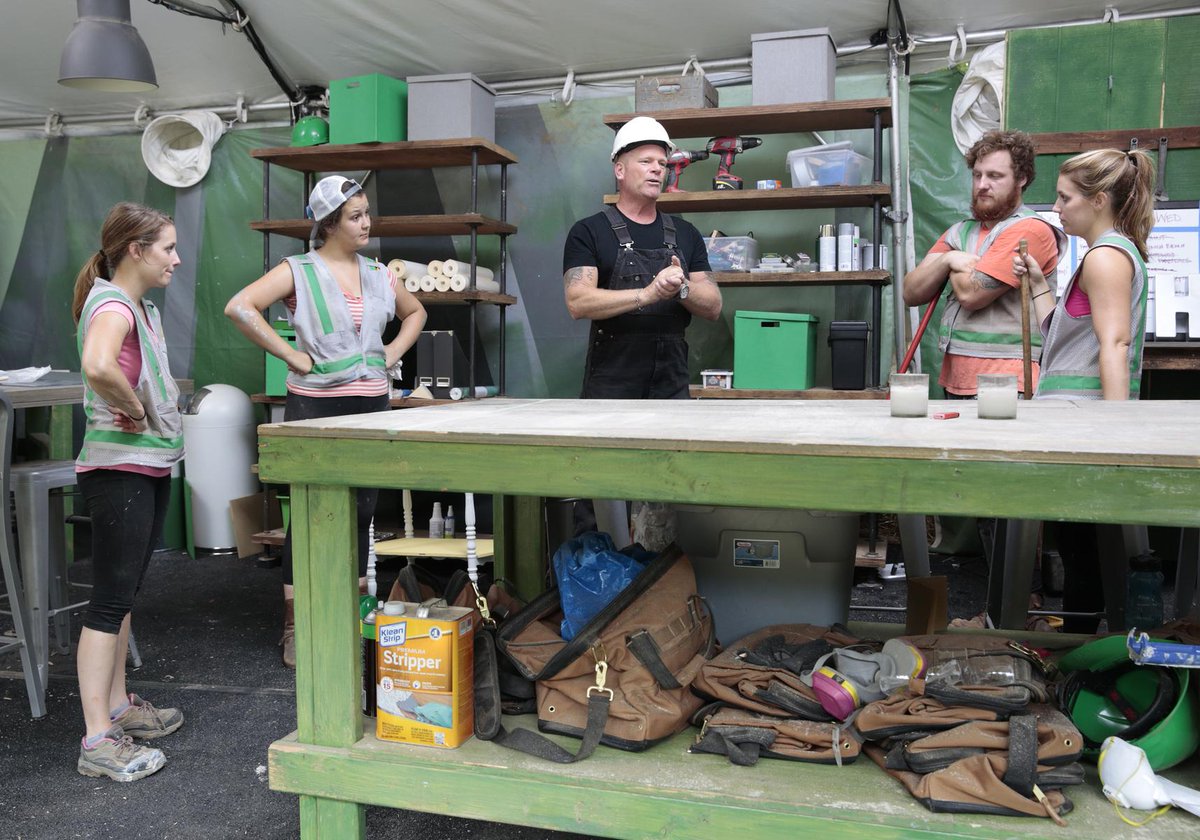 Make_It_Right's tweet photo. Who will impress me, @JOHNGIDDING & @DanishaDanielle this week on #HomeFree? Tune in tonight to find out #GreenOrGold http://t.co/llSPt48WUa