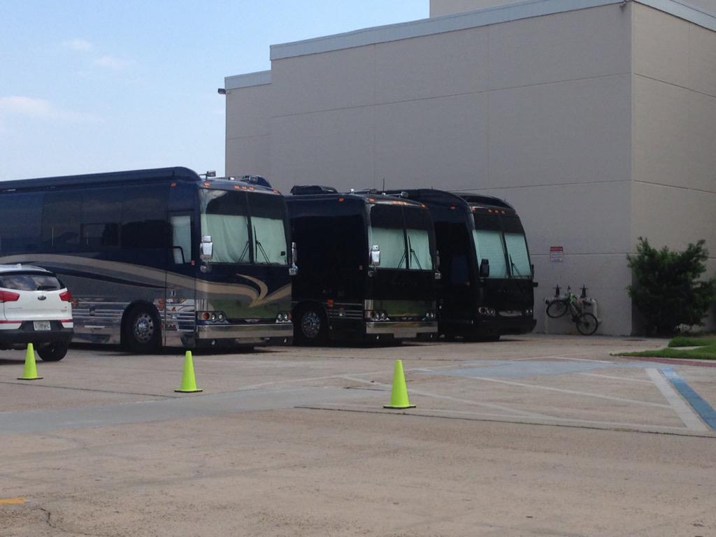 radiochubbs's tweet image. At the Marina Civic Center for @ColbieCaillat @RachelPlatten @christinaperri concert. Trying to get liners #NoCreep