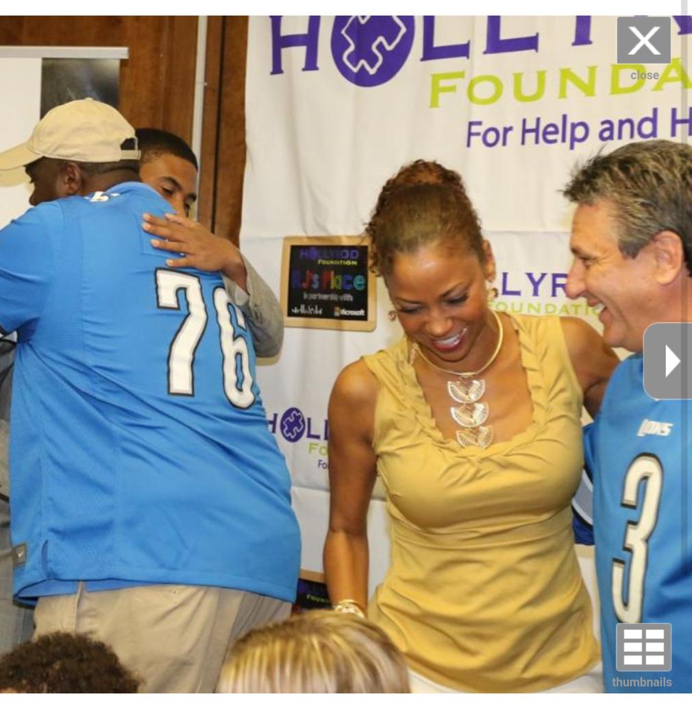 hollyrpeete's tweet image. RJ met @Lions Matthew Stafford &amp;amp; @GloverQuin27 &amp;amp; 2 of his dad's teammates Scott Conover &amp;amp; Eddie Murray! #RjsPlace💓