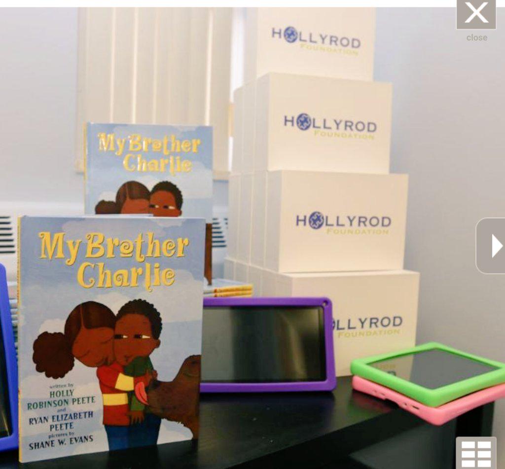 hollyrpeete's tweet image. RJ met @Lions Matthew Stafford &amp;amp; @GloverQuin27 &amp;amp; 2 of his dad's teammates Scott Conover &amp;amp; Eddie Murray! #RjsPlace💓