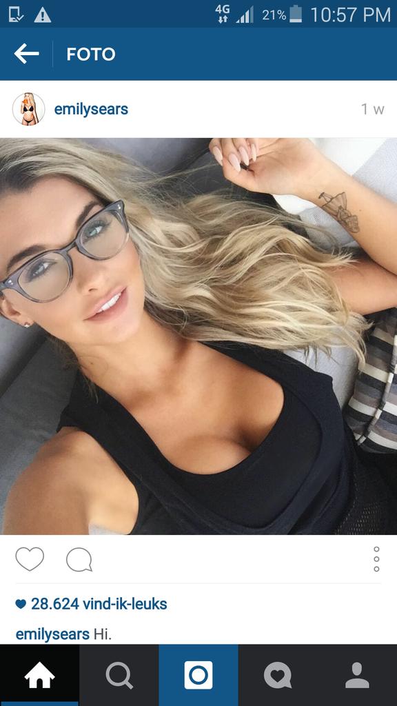 OfficialRodney's tweet photo. #wcw @tweetemilysears http://t.co/3zuuIxBaEi