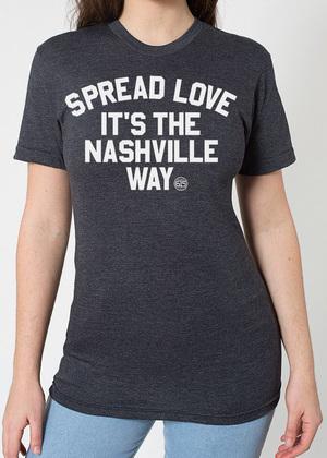 MileyStyleFR's tweet photo. #ExactLook @MileyCyrus porte ce t-shirt http://t.co/S8gkZqtguX http://t.co/GTtaaiRaL6