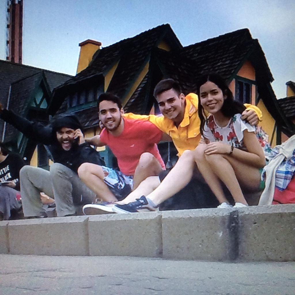 Centennial_ISA's tweet photo. Happy international youth day everybody! What a great time to make friends and enjoy life! http://t.co/iRBesEq1sP