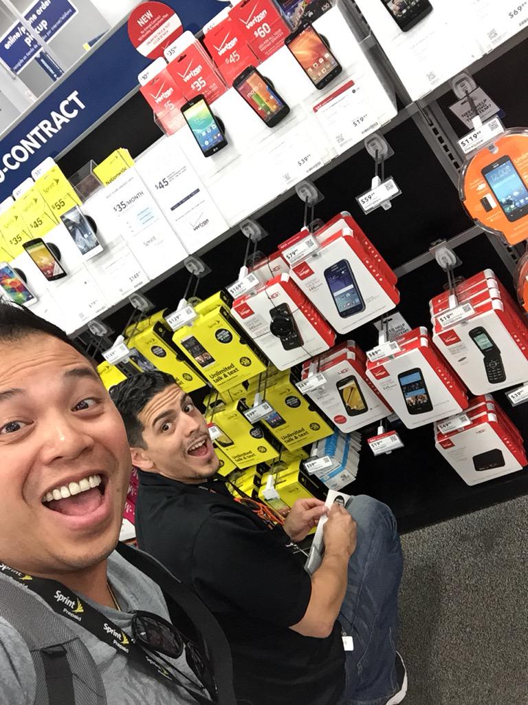 vtruongcao's tweet photo. #Back2School #Back2Basic #InStoreActivation πππ @shawnatspg #FreeMonth #FastTrack #RollingData #WiFi #HotSpot #SMSBππΌ http://t.co/fs8yflC0W1