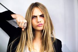 Happy Bday para a Cara Delevingne,nossa \"Margo\" em cidade de Papel e nossa futura \Magia\" em esquadrão suicida. 