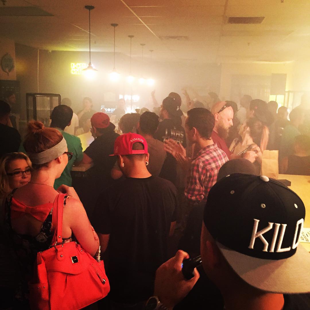 BrewellVapory's tweet photo. Release party at @ECigCity4  for Yoghurt by @FlaviesJuicy   MYLK by @BrewellVapory  #vapeon https://t.co/1i9K821zLn http://t.co/hqIGJBRvnl