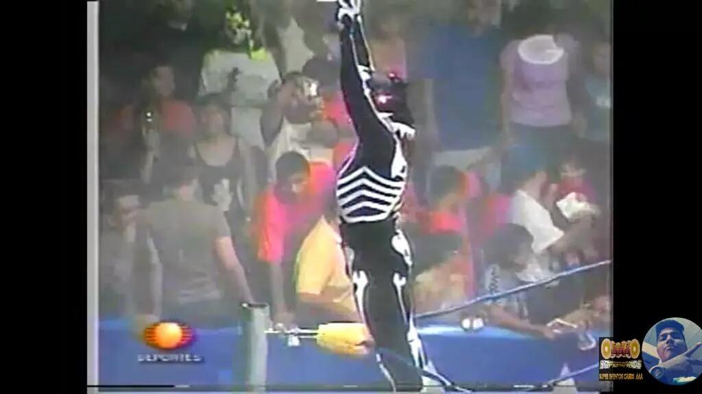 jonathanC113a's tweet photo. @luchalibreaaa 
Viendo Triplemania X AAA vs LLL
@Parka_AAA  @Cibernetico_AAA  @Victorlatin77 @ALEBRIJEKRANEO http://t.co/KmClg9bgYi