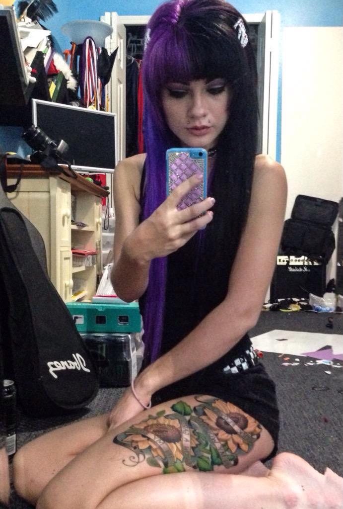 I could careless what you think 👑🌸