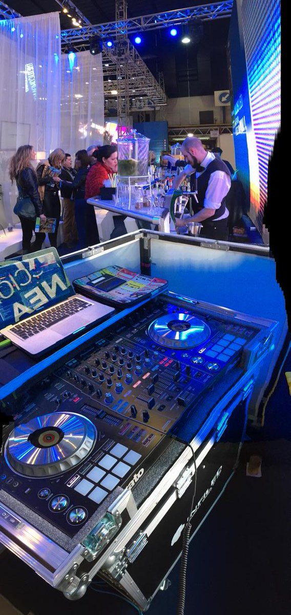 Dia 2 en #ExpoEventos! Los esperamos hasta las 20 hs! <a href="/Sosdrinks/">SosDrinks</a>