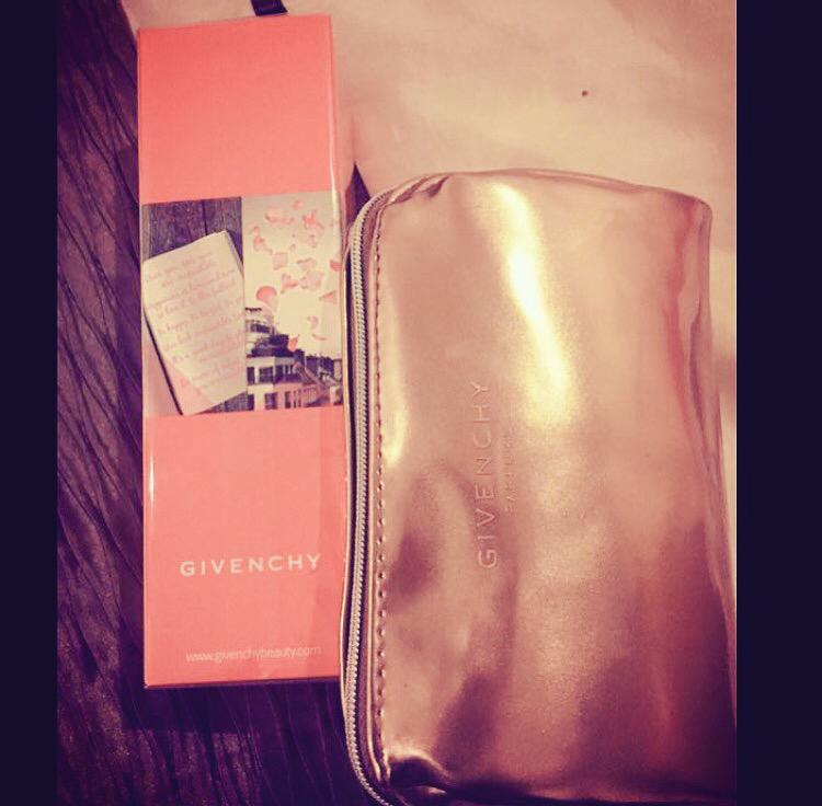 LaLaaaX89X's tweet photo. #Prezzys #Love #Fave #Cute #Thoughtful πππ«π #Givenchy #LiveIrresistible http://t.co/iSwUn3rctb