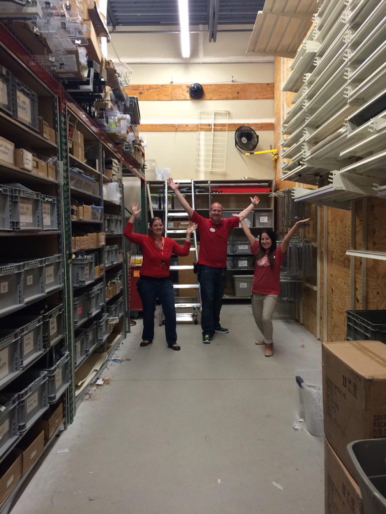 1NadiaPop's tweet photo. Safest and cleanest fixture room!!!  Thank you T2348!  #safety1st @Jfofana16 @dashelfly @RusticMuse @ellen_kozak http://t.co/nvx8aHB7Du