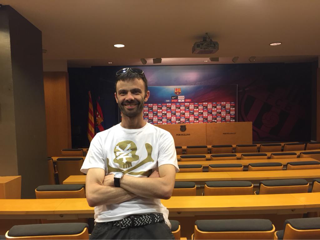 kevachoos's tweet photo. Just getting ready for press conference to announce my new job #watchoutmessi http://t.co/8hIyyhHGAa