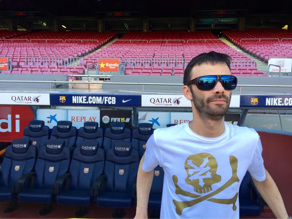 kevachoos's tweet photo. Me getting called off the bench at camp nou #supersub http://t.co/1uWVrw18g2