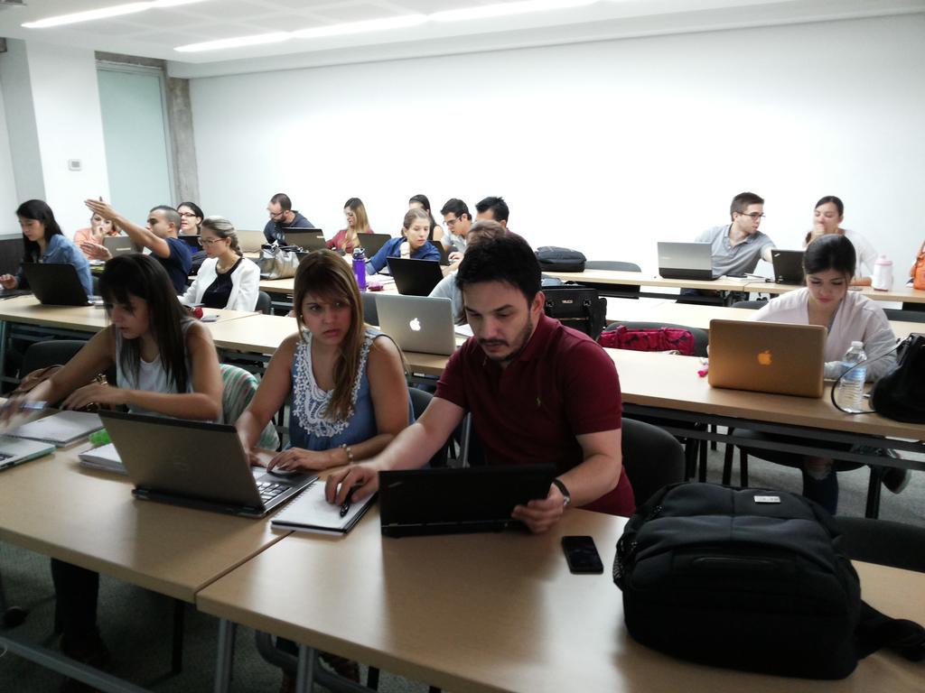 soniaardila1's tweet photo. La educacion no es llenar un cubo. Es encender un fuego. W.B.Yeats. @EAFIT inspira ! #vivaladata #quantify http://t.co/wwEBM38Euw