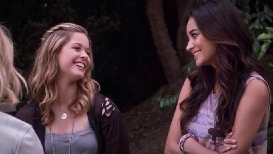 mattiizzo's tweet image. I've been tweeting this before but seriously.. Look at them! #emisoniseverything #PLLFinale