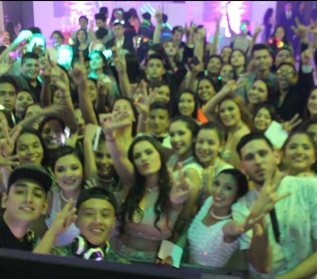 fer2400's tweet photo. Throw🔙😭😭😭😭😍 #29Mayo #Xv #PrincessDay #SwaggerTeam @YoungDj97 @kevbarrientos http://t.co/YkNd7JIKYu