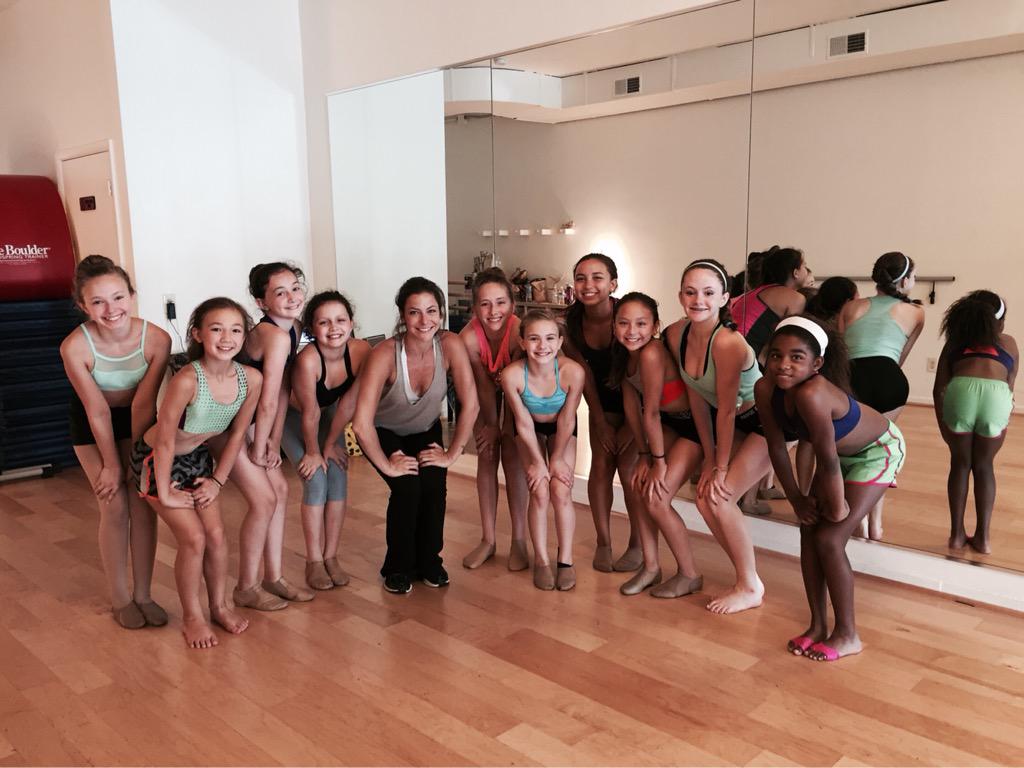 rhythm_motion's tweet photo. Thank you @TaylorHashtag for the #masterclasses.  We 💗 you! #summer2015 #Broadway #contemporary #RMDC #dancers #jazz http://t.co/lXohFsWTTN