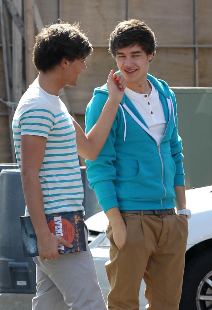 2012liampics's tweet image. January 31st, 2012 - Heading to a photoshoot in Santa Monica (plus Louis)