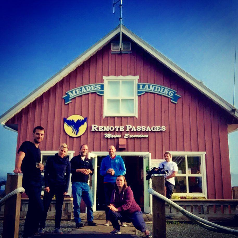 ExploreCanadaEU's tweet photo. Bear viewing in beautiful Tofino #explorecanada  #canada #britishcolumbia  #NatureLover #GoodTime #travel http://t.co/lwEQ9P5lzM