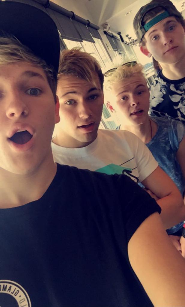 levijonespics's tweet photo. #TheTideSLSPTo1million @TheTideLevi @TheTideAustin @TheTideNate @TheTideDrew @TheTide http://t.co/XtYJHF6vqn