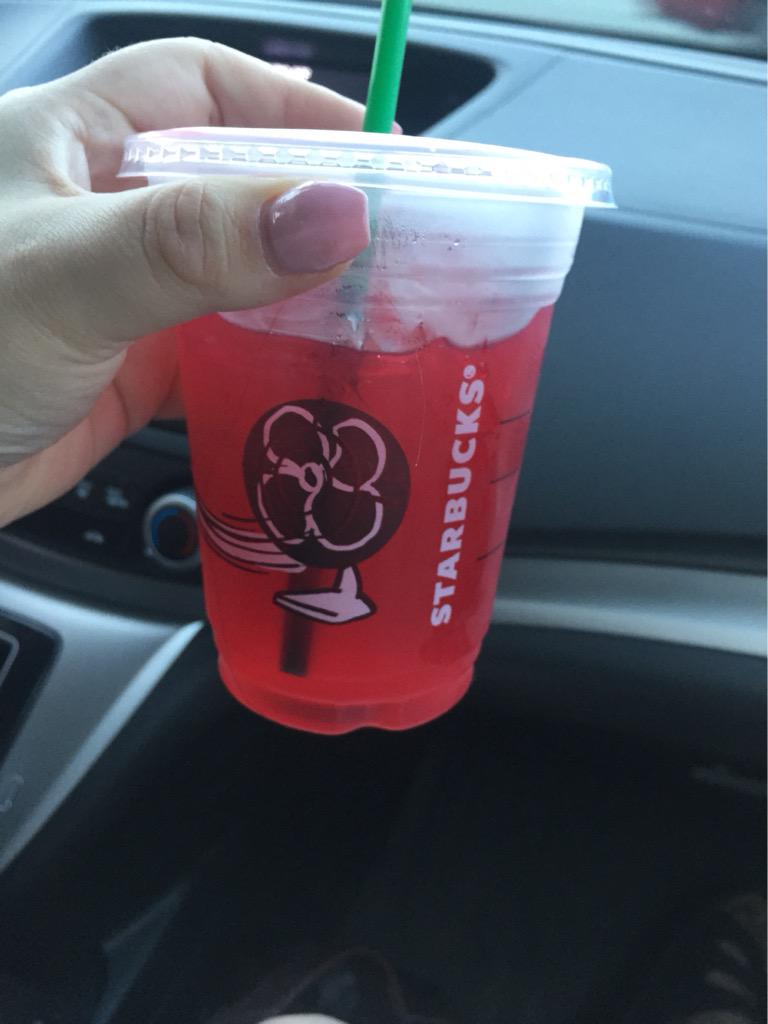 srmaxwell16's tweet photo. @Jaclynhill omg where has this passion iced tea been all my life!!! http://t.co/Cyf4CgSbuF