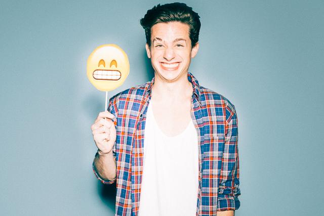 CharliePuthFr_'s tweet photo. #PHOTO face emoji de Charlie :) http://t.co/wl6EXTLnUJ