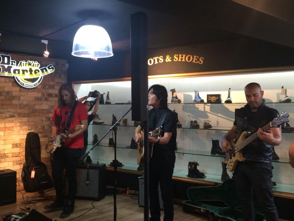 Piramidemx's tweet photo. @MonoplasmaRock #showcase @drmartens http://t.co/GQDHhkFQIH