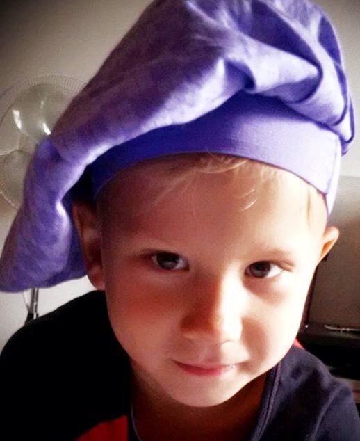 JazmynBrand's tweet photo. Look at this cute #BieberBoy 😍 #MTVHottest Justin Bieber http://t.co/J2VOW9cQmP