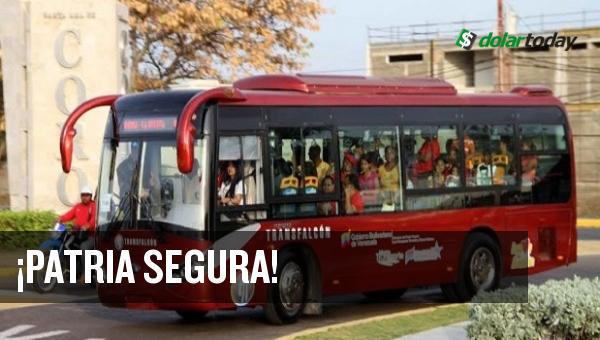 DolarToday's tweet photo. ¡NI LOS NIÑOS SE SALVAN DE ESTAS LACRAS! Grupo armado atraca autobús con 50 niños ... -► https://t.co/fvARIaEkcO http://t.co/FUiNnJj5PN
