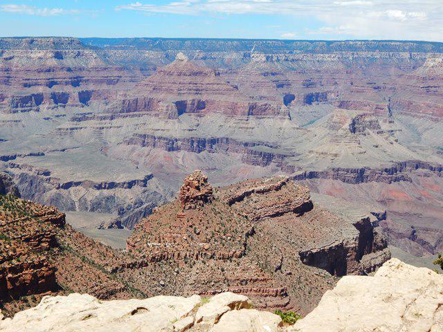 ASUResearch's tweet photo. New @ASU research may shed light on the accurate age of the Grand Canyon: http://t.co/2bZKfCsnww via @kjzzphoenix http://t.co/FwCfK4cE0e