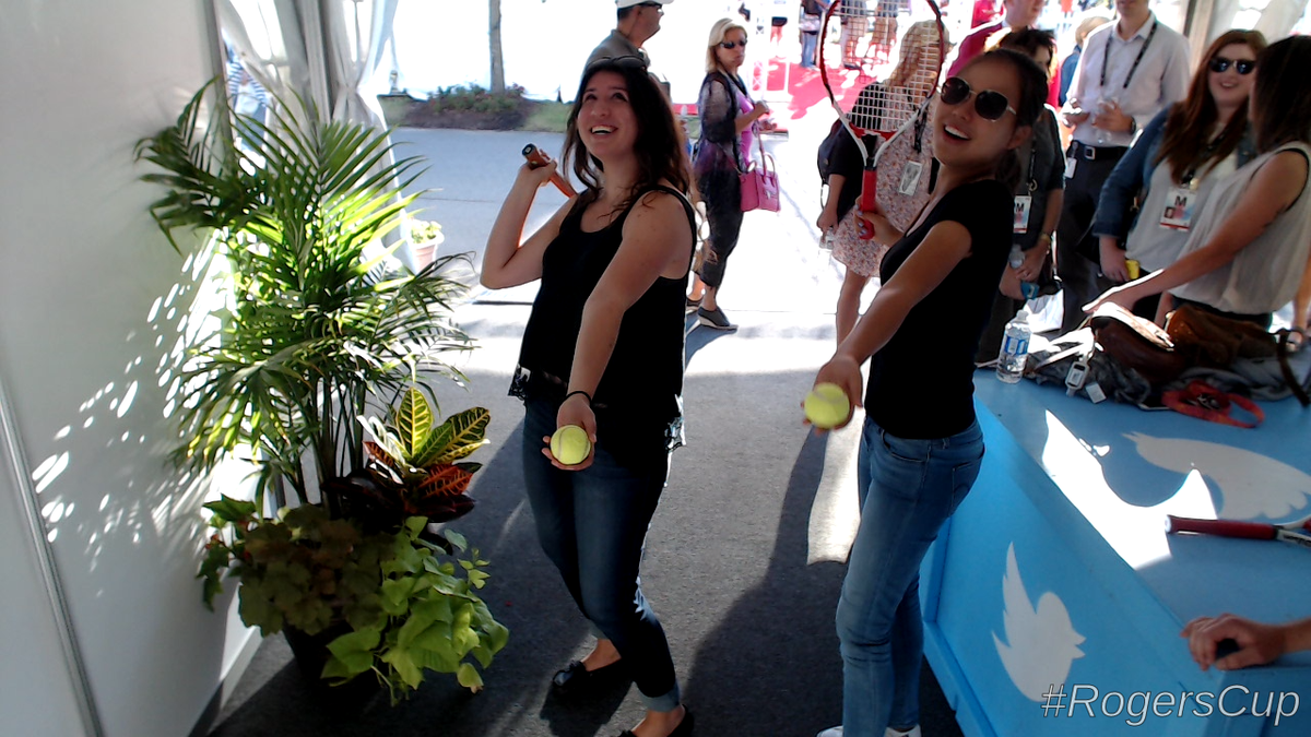 RCTOMirror's tweet photo. Checking out amazing tennis at #RogersCup in Toronto! #TwitterTV @HeatherHills2 http://t.co/qgjWs93Bjk