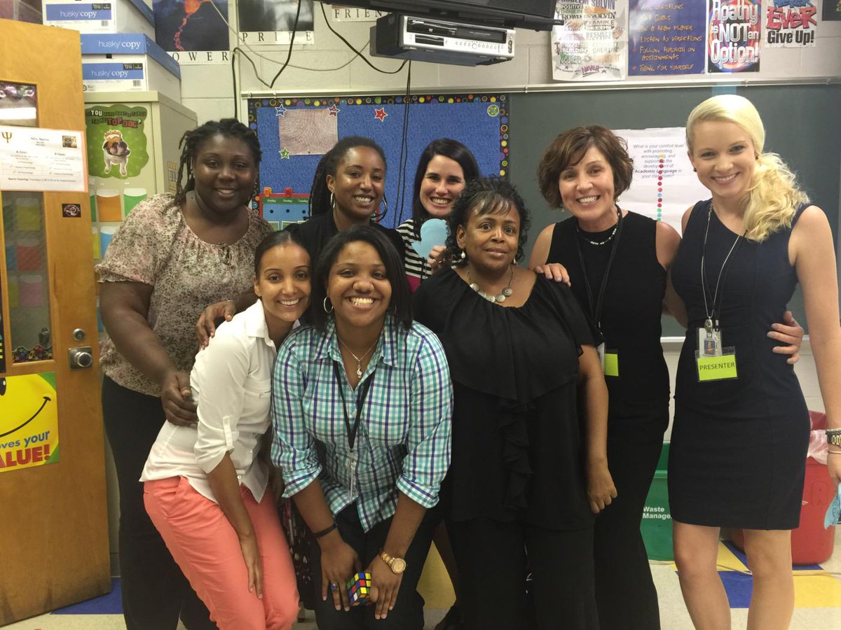 XayXayCarr's tweet photo. @powenALC @walnutcreekes Academic Language Coaches and WCES teachers #AL_WCPSS #familymattersatwalnutcreek http://t.co/cjZUtRiDBb