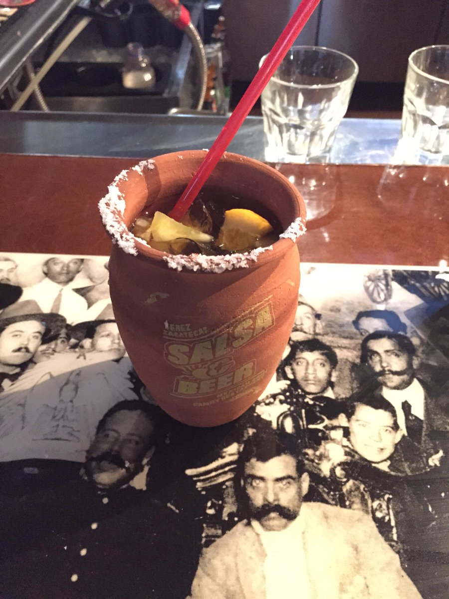 the_Richie's tweet photo. #drinkupdate Ollita w/fresh fruit! @callmeomar @funkertosh @nicka_wicka @OasisMunoz @randomfreak @kthrynileen @drhq http://t.co/UgJzVeZnPU