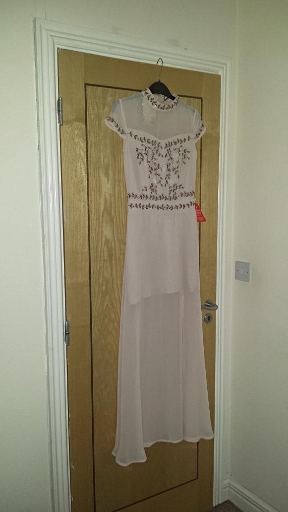 seasonsinheels's tweet photo. Undecided...#keeporreturn #newbuy #newdress #fblogger #notsureoncolour #vintagestyle #lotsofdetail #notnormallyunsure http://t.co/DhpZlA5vba